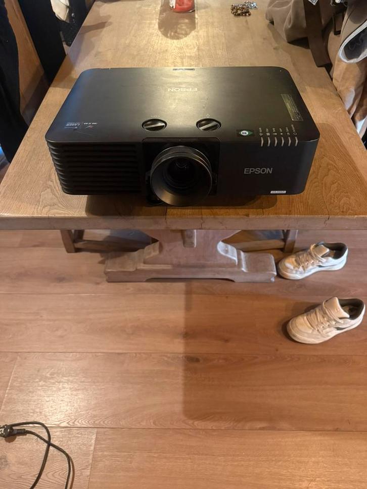 Projecteur Epson EB-L615U, TV, Hi-fi & Vidéo, Projecteurs vidéo, Comme neuf, LCD, Full HD (1080), Enlèvement