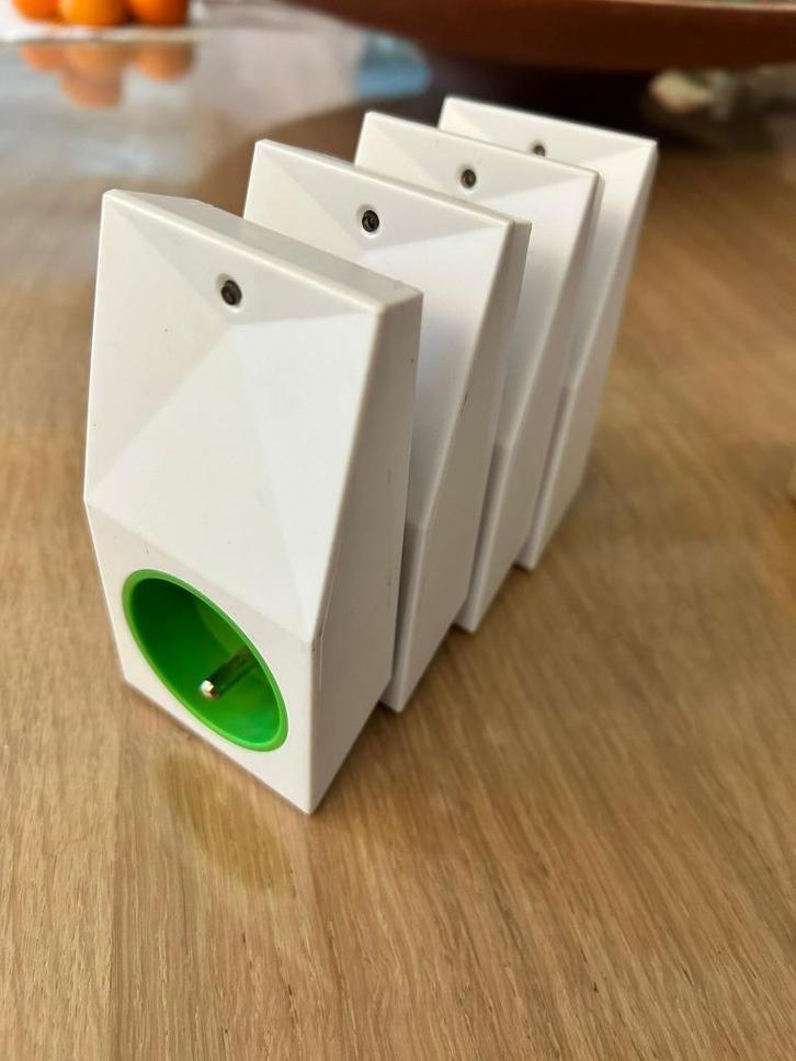 4x Loxone Smart Socket Air (Type E), Doe-het-zelf en Bouw, Elektriciteit en Kabels, Gebruikt, Stopcontact, Ophalen of Verzenden