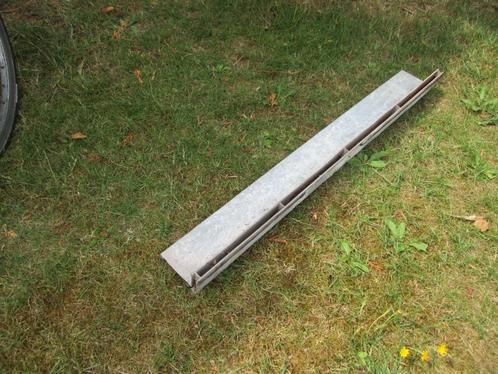 Aco discreet sleuf goot metaal, Doe-het-zelf en Bouw, Buizen en Afvoer, Gebruikt, Afvoer, Overige materialen, 2 tot 4 meter, 80 mm of meer