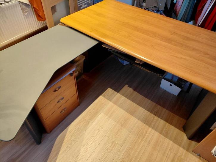 Zeer stevig L-vormig bureau, Huis en Inrichting, Overige Huis en Inrichting, Gebruikt, Ophalen