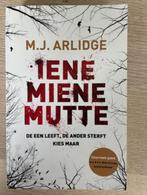 Iene miene mutte, Ophalen of Verzenden, Zo goed als nieuw, M.J. Arlidge, België