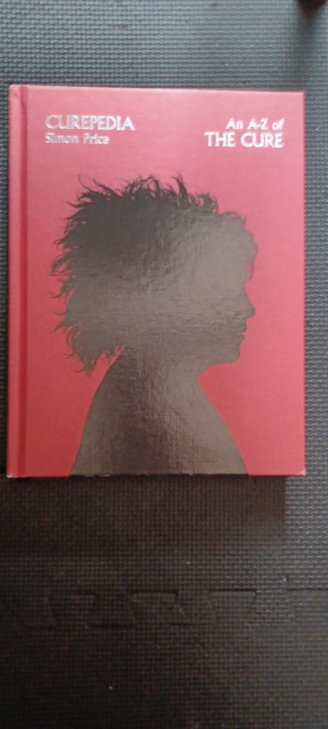 CUREPEDIA (The Cure) gesigneerd met certificaat, Verzamelen, Muziek, Artiesten en Beroemdheden, Nieuw, Boek, Tijdschrift of Artikel