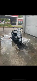 Vespa piaggio, Fietsen en Brommers, Gebruikt, Ophalen of Verzenden, Benzine, Vespa