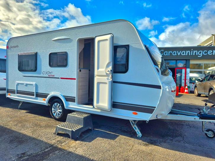 C'joy 460 LE « Active » de Dethleff — 2026, Caravanes & Camping, Caravanes, Entreprise, jusqu'à 4, 750 - 1000 kg, Siège de train