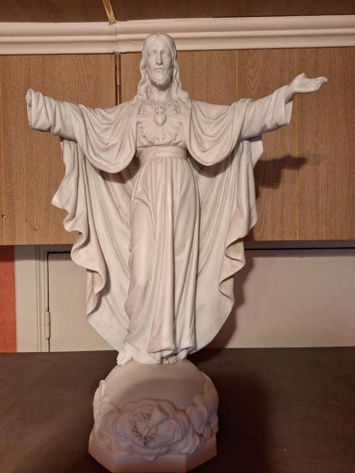 Heilig Hartbeeld in witte Biscuit, Antiek en Kunst, Antiek | Religieuze voorwerpen, Ophalen of Verzenden