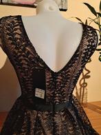 Neuve! Robe de dentelle noire pour soirée, Neuf, Robe de gala, Enlèvement ou Envoi, Taille 36 (S)