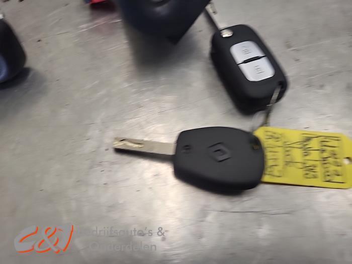 Kontaktslot + Sleutel van een Renault Master, Auto-onderdelen, Overige Auto-onderdelen, Renault, Gebruikt, 3 maanden garantie
