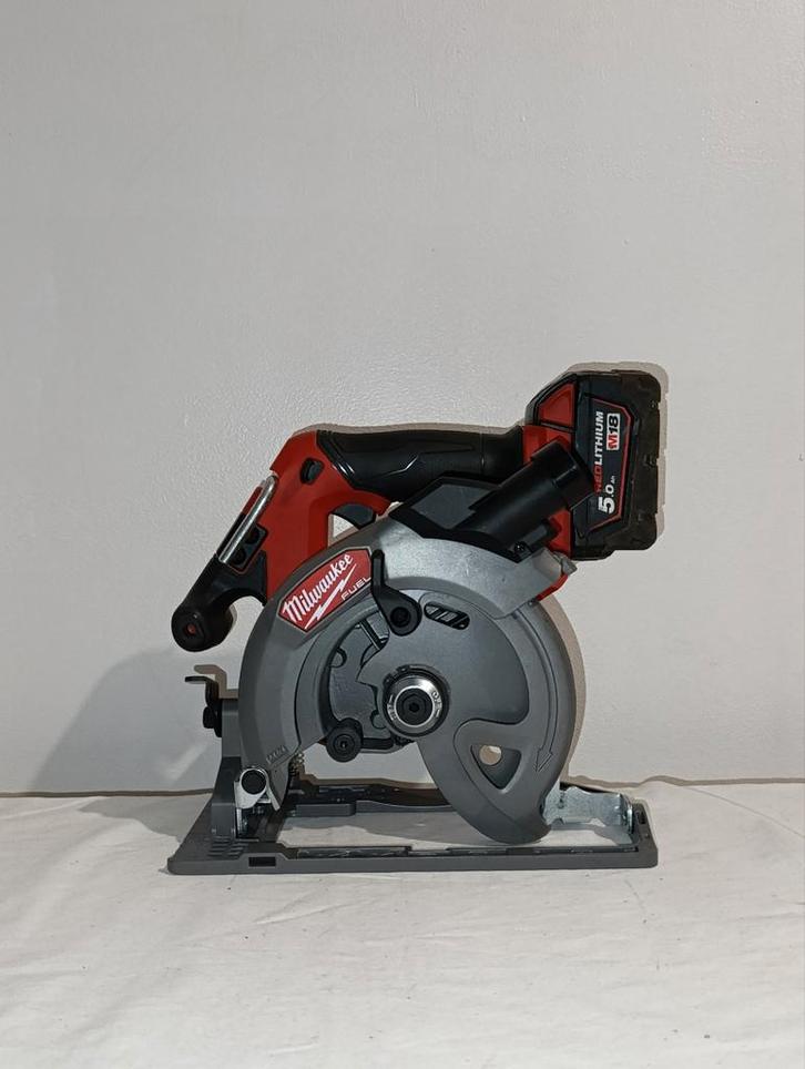 Milwaukee M18 FCS552 brandstofcirkelzaag, Doe-het-zelf en Bouw, Gereedschap | Zaagmachines, Zo goed als nieuw, Cirkelzaag, Ophalen