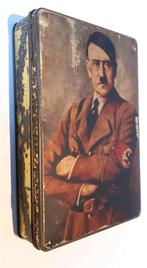 Superchocolat Jacques avec le Führer. 2ième guerre mondiale, Collections, Boîte en métal, Comme neuf, Enlèvement ou Envoi