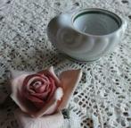 Wit porseleinen schelp eierdopje met kleuren Italiaanse vlag, Huis en Inrichting, Keuken | Servies, -, -, Overige typen, Ophalen of Verzenden