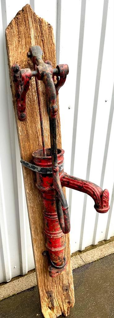 Oude authentieke waterpomp van gietijzer, Tuin en Terras, Waterpompen, Gebruikt, Handmatig, Dompelpomp, Ophalen