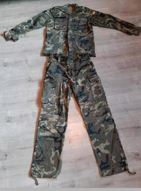 set van 3 militaire outfits: 1 nieuw, 2 gebruikt, Verzamelen, Militaria | Algemeen, Ophalen of Verzenden