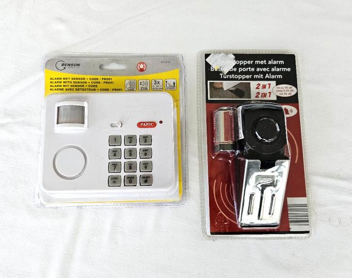 2 nieuwe alarmen op batterijen, Huis en Inrichting, Woonaccessoires | Overige, Nieuw, Ophalen of Verzenden