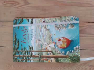 Notitieboekje met lijnen  beschikbaar voor biedingen