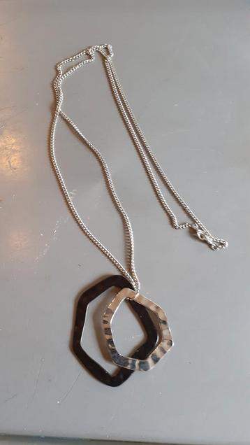 Collier sautoir longue chaîne avec double pendentif  beschikbaar voor biedingen