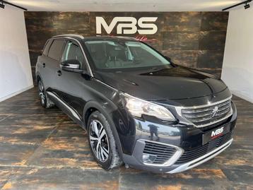 Peugeot 5008 1.2 PureTech * 7 PLACES * TOIT PANO * GPS * beschikbaar voor biedingen