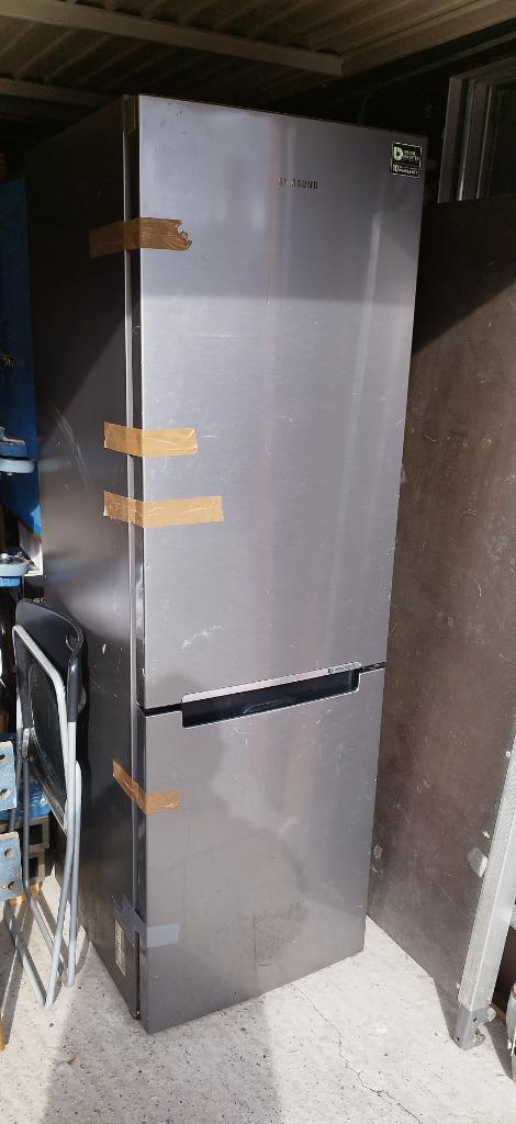 Samsung Koelkast/vriezer, Elektronische apparatuur, Koelkasten en IJskasten, Gebruikt, Met vriesvak, 200 liter of meer, 160 cm of meer