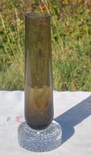vase soliflore verre transparent et fumé  beschikbaar voor biedingen