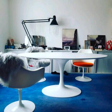 70 x 105 tot 244 x 137 tulipe tafels eero saarinen fauteuil  beschikbaar voor biedingen