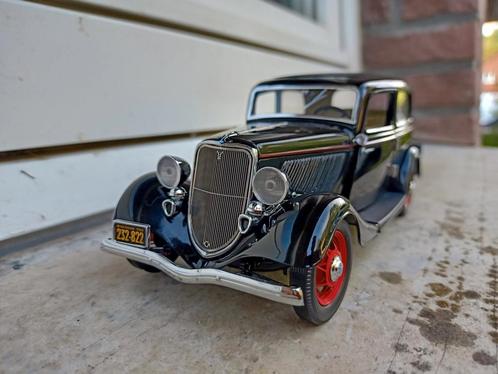 Ford Deluxe uit 1933, Hobby en Vrije tijd, Modelauto's | 1:24, Zo goed als nieuw, Ophalen of Verzenden