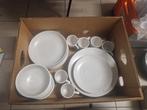 Serviesset + 6 water- en 6 wijnglazen // gebruikt, Huis en Inrichting, Keuken | Servies, Ophalen, Gebruikt, Bord(en)