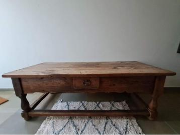Massief eiken salontafel beschikbaar voor biedingen