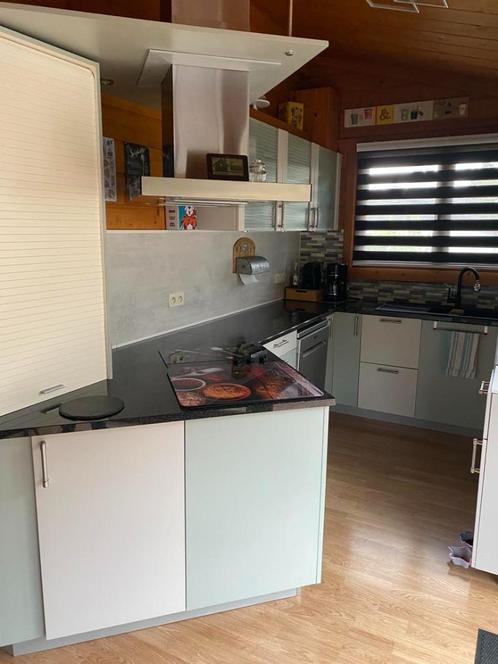 Uitgeruste keuken te koop, Huis en Inrichting, Keuken | Complete keukens, Zo goed als nieuw, U-keuken, Overige kleuren, Graniet of Steen