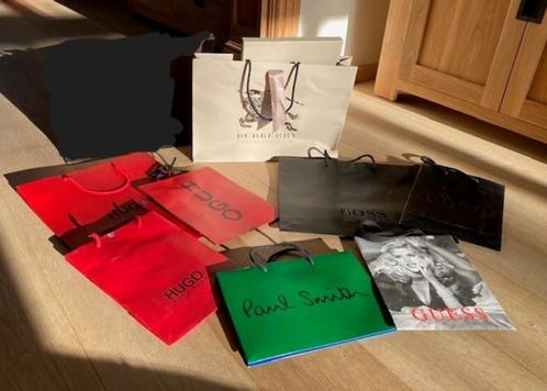 Kartonnen draagzakken Burberry, Boss, Guess,…, Verzamelen, Merken en Reclamevoorwerpen, Gebruikt, Gebruiksvoorwerp, Ophalen of Verzenden