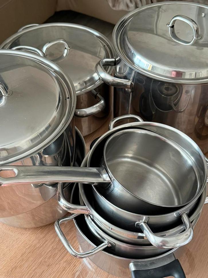 9 potten en pannen (INOX), Huis en Inrichting, Keuken | Potten en Pannen, Gebruikt, Kookpan of Snelkookpan, Keramische plaat, Ophalen