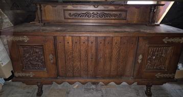 Vitrinekast en dressoir beschikbaar voor biedingen