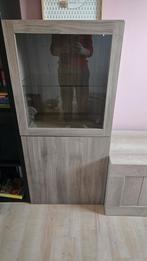 Petite armoire vitré, Enlèvement