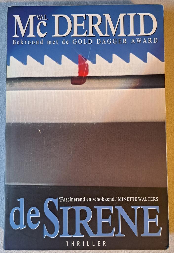 !!! De Sirene !!!, Boeken, Thrillers, Gelezen, Europa overig, Ophalen of Verzenden