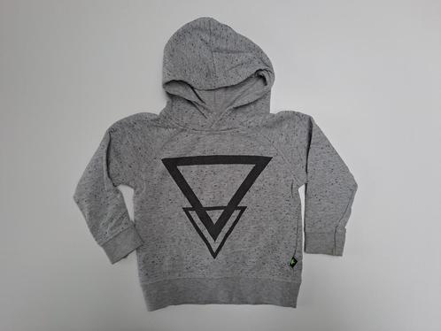 Mt 98 Grijs gemeleerde hoodie met driehoeken, Kinderen en Baby's, Kinderkleding | Maat 98, Gebruikt, Jongen, Trui of Vest, Ophalen of Verzenden
