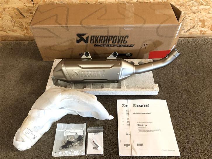 Akrapovic uitlaatsysteem KTM 250 350 EXC-F FE250 FE350 24-25, Motos, Pièces | Autre, Neuf, Enlèvement ou Envoi