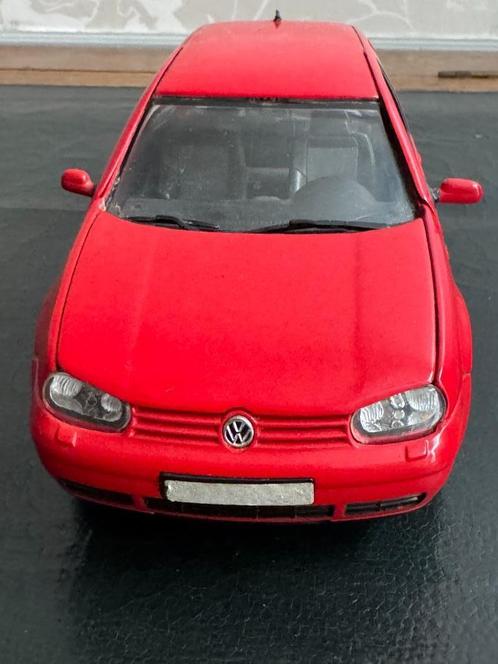 Revell VW Golf GTI  1997 (Schaal 1/18) rood, Hobby en Vrije tijd, Modelauto's | 1:18, Gebruikt, Auto, Revell, Ophalen of Verzenden