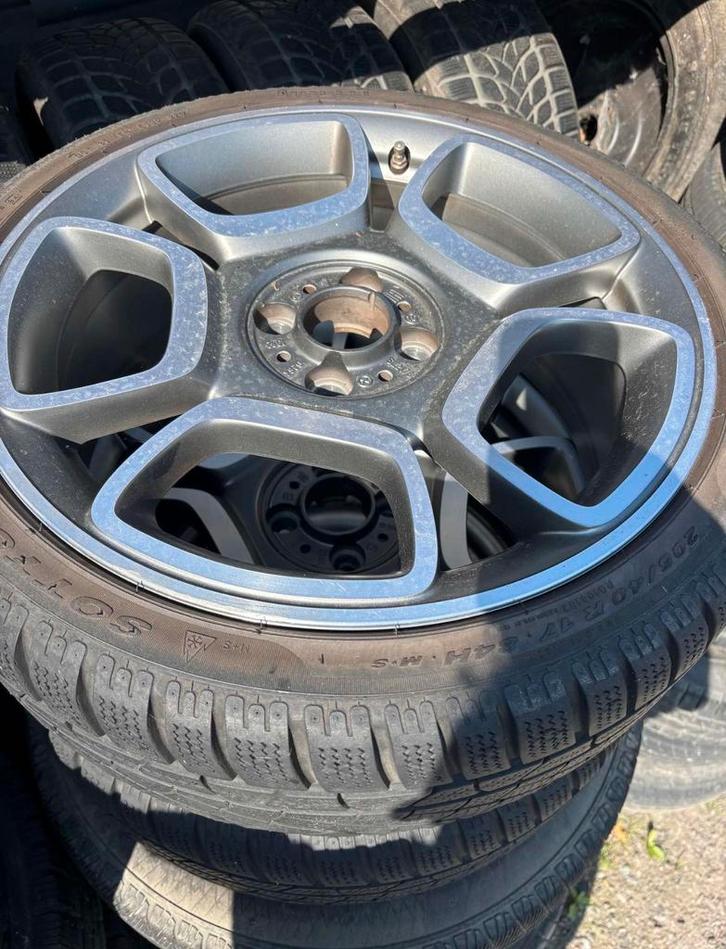 Jante abarth 17 pouces, Autos : Pièces & Accessoires, Pneus & Jantes, Jante(s), Pneus hiver, 17 pouces, 205 mm, Utilisé, Enlèvement