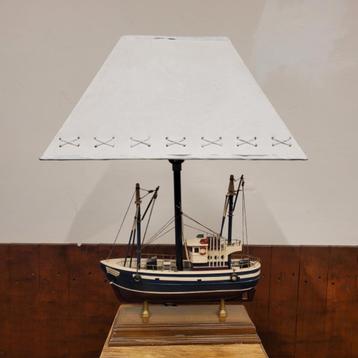 Engelse klassieke tafellamp met houten stoomboot, Huis en Inrichting, Lampen | Tafellampen, Ophalen of Verzenden, Zo goed als nieuw