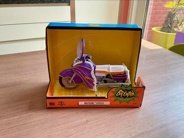 McFarlane Batman 66 Batgirl fietsvoertuig beschikbaar voor biedingen