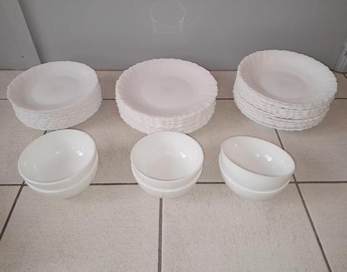 Arcopal servies, in zeer goede staat, Huis en Inrichting, Keuken | Keukenbenodigdheden, Zo goed als nieuw, Ophalen