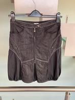 Speciaal zwart jeansrokje, Kleding | Dames, Rokken, Ophalen, Zo goed als nieuw, Zwart