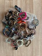 Lot de 78 bracelets, lot de bracelets, Bijoux, Sacs & Beauté, Bracelets, Enlèvement ou Envoi, Autres couleurs, Autres matériaux