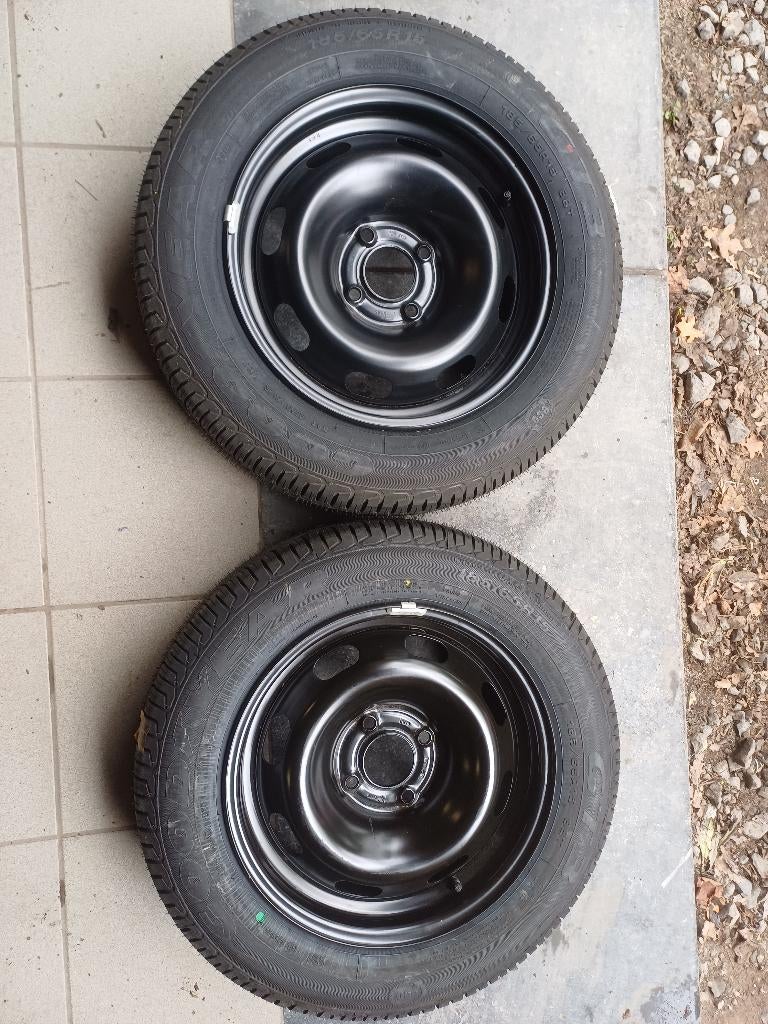 2 roues NEUVES 185-65-15 88T. Peugeot/Citroën, Autos : Pièces & Accessoires, Pneus & Jantes, Enlèvement, Pneus été, Pneus et Jantes