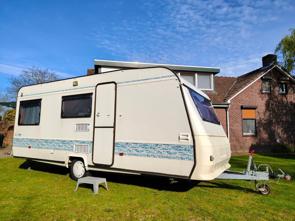 Zeer nette caravan, Adria Unica 502 van 1996, Dwarsbed, Particulier, Adria, Koelkast