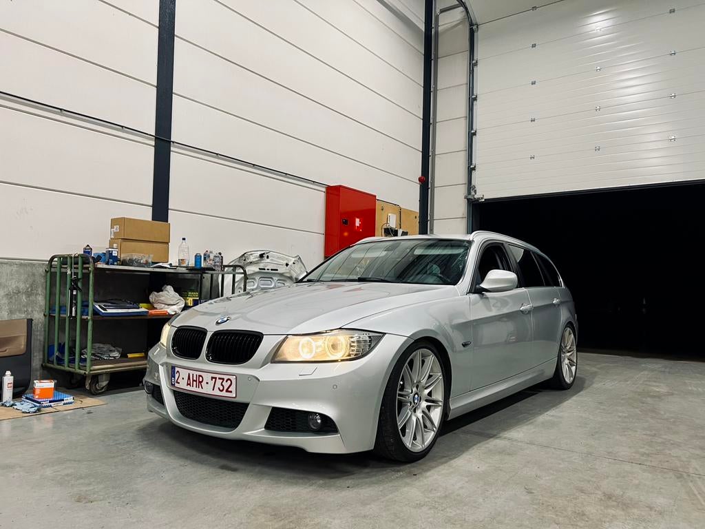 Bmw e91 330xda, Autos, BMW, Cuir, 174 g/km, 5 portes, 6 cylindres