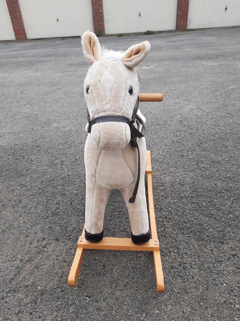 Schommelpaardje, Ophalen