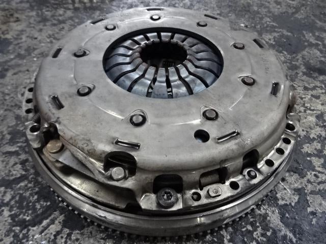 VOLANT MOTEUR BI-MASSE Berlingo Cinqspace, Multispace, Citroën, Mevr. I. Hauben, Utilisé, Rue de l'Espoir 34 34
4030  GRIVEGNÉE, BE