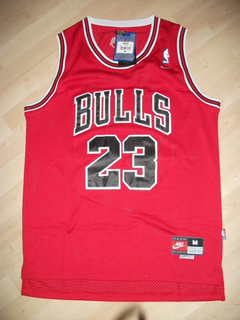 Chicago Bulls Retro Jersey Jordan maat: S, Sports & Fitness, Basket, Neuf, Vêtements, Enlèvement ou Envoi