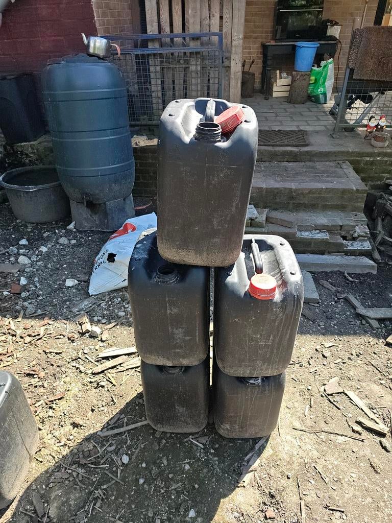 Jerrycans 20 litres, Ophalen