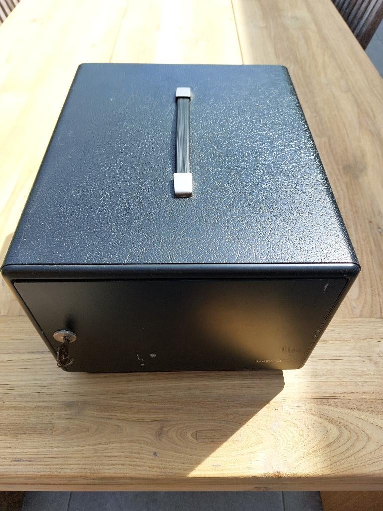 Kluis draagbaar, Ophalen, Zo goed als nieuw, Brandkast