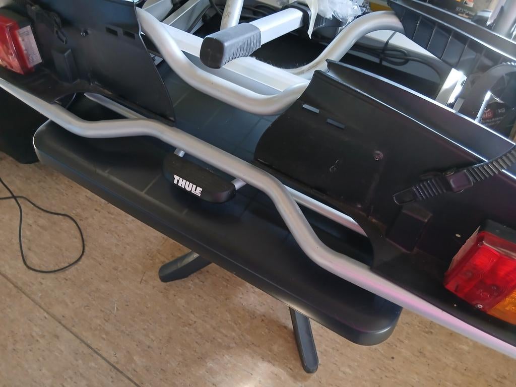 Autorek voor 2  elec fietsen. Perfecte staat.  Merk thule., Ophalen